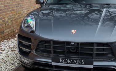 Porsche Macan Turbo 24