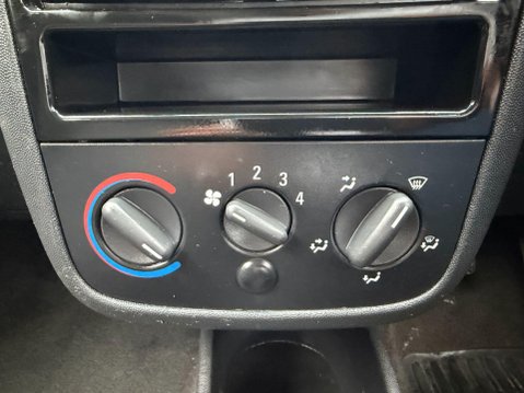 Vauxhall Combo 1.3 CDTi 1700 16v Panel Van 3dr Diesel Manual (134 g/km, 69 bhp) 35