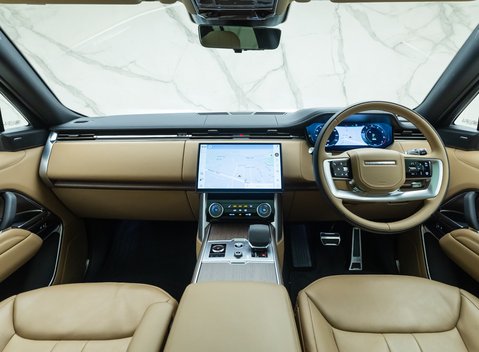 Land Rover Range Rover P440e HSE 17