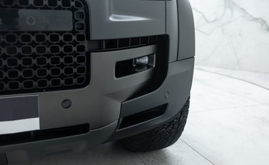 Land Rover Defender OCTA EDITION ONE 39