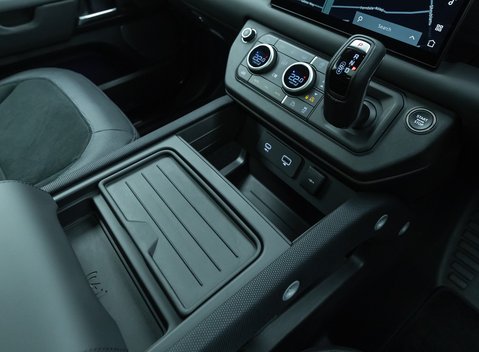 Land Rover Defender 90 V8 Carpathian Edition 18