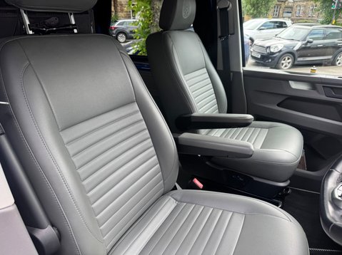 Volkswagen Transporter T28 TDI P/V HIGHLINE 13