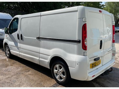 Vauxhall Vivaro 2.0 2900 CDTi Sportive Panel Van 4dr Diesel Manual FWD L3 (195 g/km, 113 bh 11