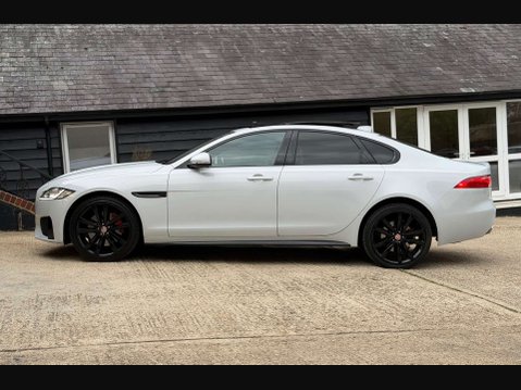 Jaguar XF 3.0d V6 S Saloon 4dr Diesel Auto Euro 6 (s/s) (300 ps) 8
