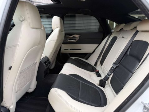 Jaguar XF 3.0d V6 S Saloon 4dr Diesel Auto Euro 6 (s/s) (300 ps) 22