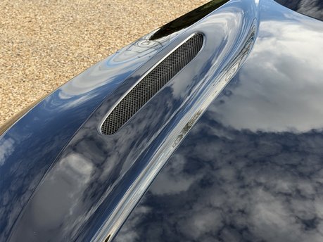 Aston Martin DB11 V8 29