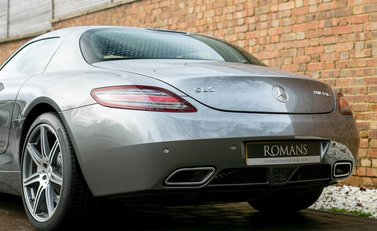 Mercedes-Benz SLS AMG 23