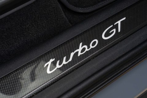 Porsche Cayenne 4.0T V8 TURBO GT 18