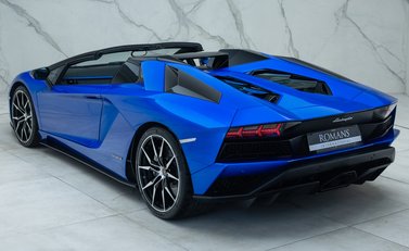 Lamborghini Aventador S LP 740-4 ROADSTER 15