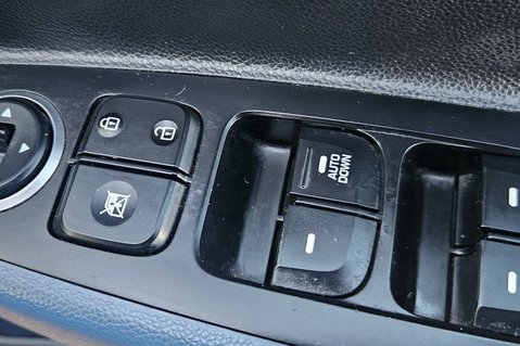 Hyundai i10 SE.. AUTOMATIC.. 1 PREVIOUS OWNER.. 6 SERVICE STAMPS,VERY WELL CARED FOR 25