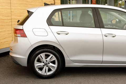 Volkswagen Golf LIFE TSI 7