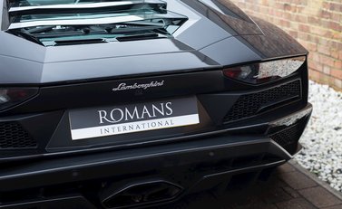 Lamborghini Aventador S LP740-4 25