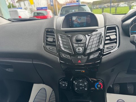 Ford Fiesta 1.25 Zetec Euro 5 3dr 21