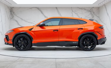 Lamborghini Urus PERFORMANTE 5