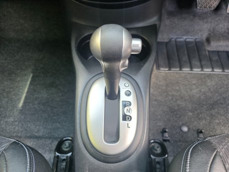 Nissan Note TEKNA DIG-S ONLY 33,000 MILES FROM NEW 9