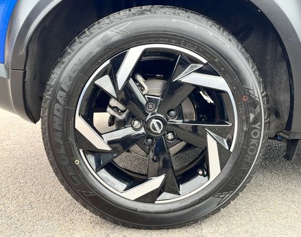 Nissan Juke 1.0 Juke N-Connecta DiG-T Semi-Auto 5dr 14