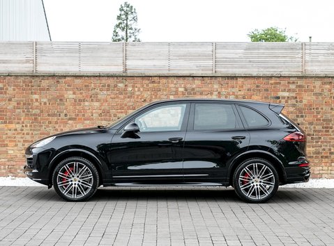 Porsche Cayenne Turbo 2