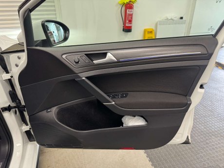 Volkswagen Golf 1.4 Golf GTE Advance Semi-Auto 5dr 40