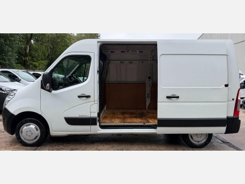 Renault Master 2.3 dCi 33 Business+ Panel Van 5dr Diesel Manual FWD MWB Medium Roof Euro 5 22