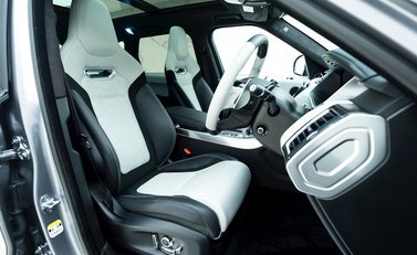 Land Rover Range Rover Sport 5.0 SVR Carbon Edition 10