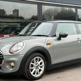 Mini Hatch Cooper 1.5 Pepper 3 door + VISUAL BOOST + REVERSE CAMERA + REAR PDC