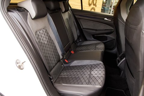 Volkswagen Golf R-LINE ETSI DSG 32