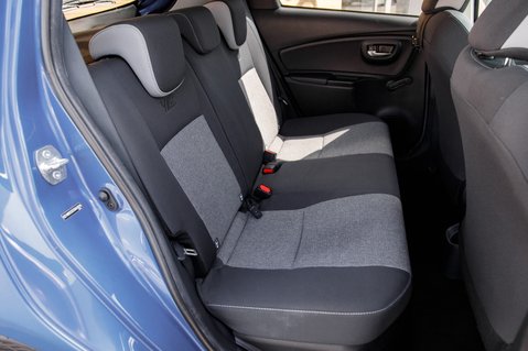Toyota Yaris VVT-I Y20 35