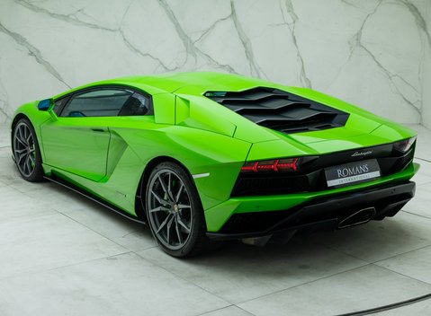 Lamborghini Aventador S LP 740-4 12