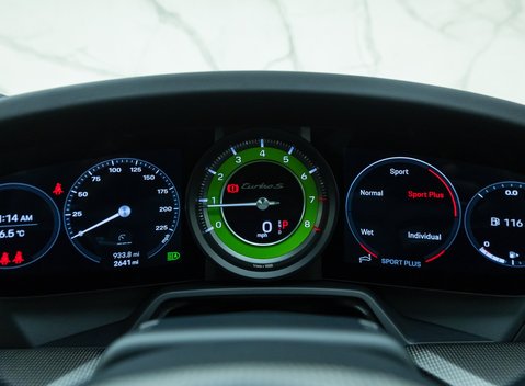 Porsche 911 Turbo S (992) 21