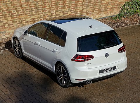 Volkswagen Golf GTD 2.0 TDi 9