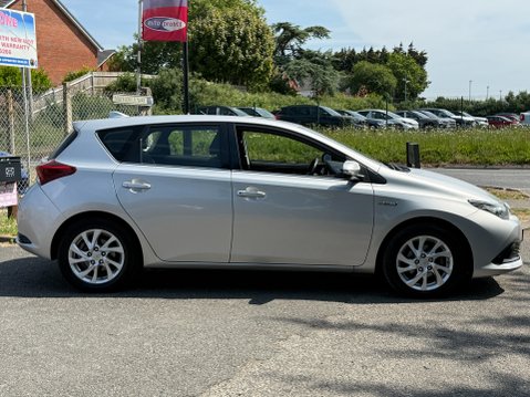 Toyota Auris VVT-I HYBRID BUSINESS EDITION TSS 4