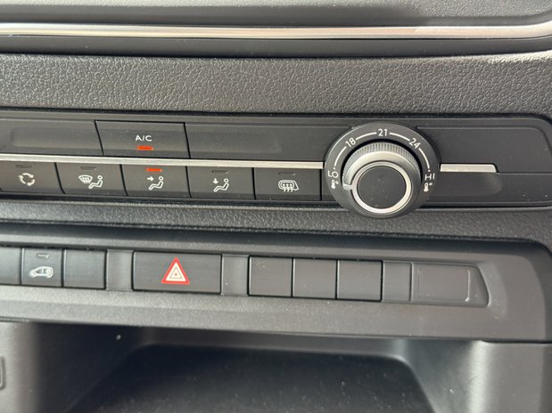Vauxhall Vivaro SWB L1H1 [SOLD SM] Low Roof Pro F2700 Air Con Nav Sensors EURO 6 31