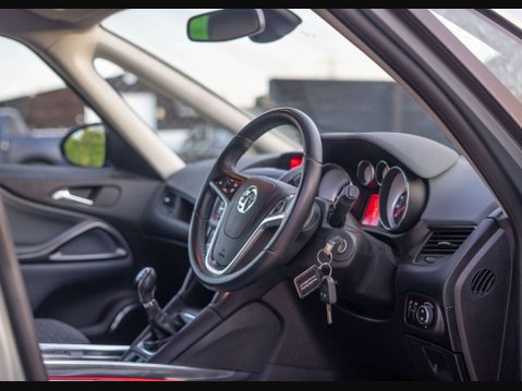 Vauxhall Zafira 2.0 Zafira Tourer SE CDTi 5dr 21