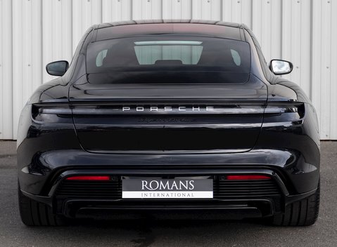 Porsche Taycan Turbo S 5
