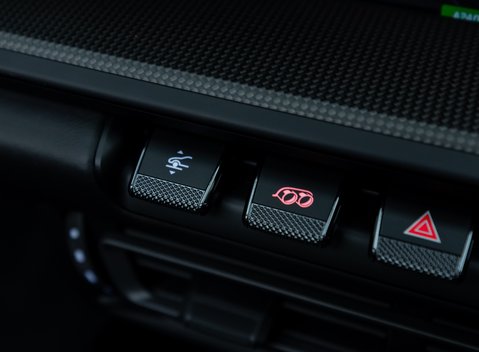 Porsche 911 Targa 4 GTS (992) 25