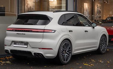 Porsche Cayenne TURBO E-HYBRID 4