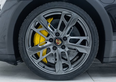 Porsche Taycan TURBO S CROSS TURISMO 