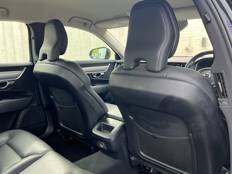 Volvo S90 D4 Momentum Saloon 4dr Diesel Auto Euro 6 (s/s) (1 17