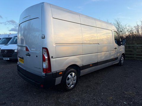 Renault Master 2.3 dCi 35 Business+ FWD LWB Medium Roof Euro 6 4dr 8