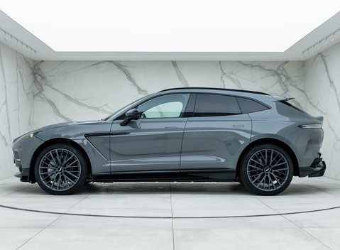 Aston Martin DBX 707 2