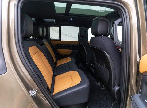 Land Rover Defender X 10