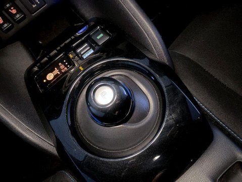 Nissan LEAF 39kWh N-Connecta Hatchback 5dr Electric Auto (150 ps) Air Con - Alloys - DA 16