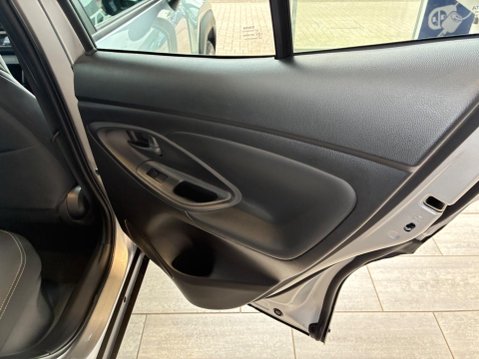 Toyota Yaris Cross 1.5 VVT-h Excel E-CVT Euro 6 (s/s) 5dr 13