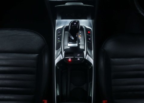 MG HS 1.5 MG HS Exclusive Semi-Auto 5dr 18