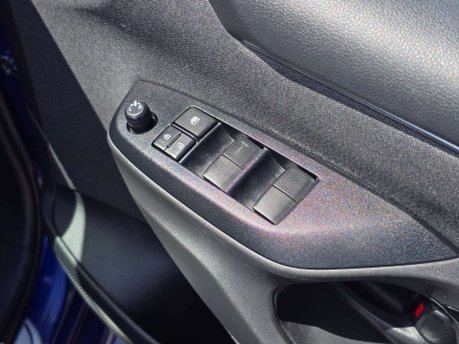 Toyota Yaris 1.5 VVT-h Dynamic Hatchback 5dr Petrol Hybrid E-CVT Euro 6 (s/s) (116 ps) 33