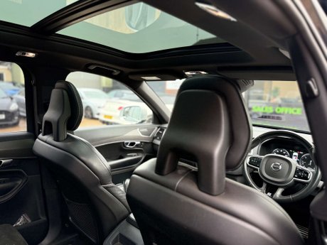 Volvo XC90 2.0 XC90 R-Design D5 PowerPulse AWD Auto 4WD 5dr 17