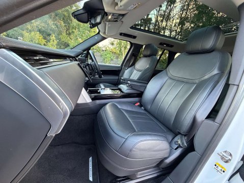Land Rover Range Rover 3.0 D350 MHEV HSE Auto 4WD Euro 6 32