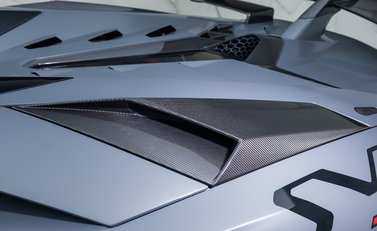 Lamborghini Aventador SVJ LP 770-4 ROADSTER 45