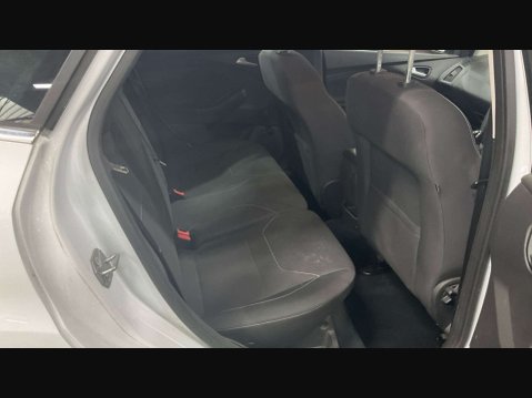 Ford Focus 1.0 Focus Zetec 5dr *NATIONAL DELIVERY* 8
