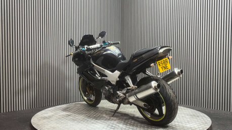 Honda VTR 1997 1000CC V TWIN 30K PROJECT BIKE SPARES OR REPAIR 5